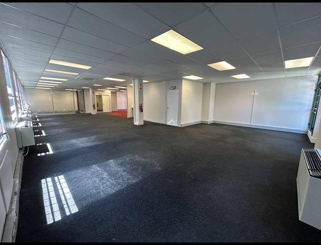 230M² BUILDING TO LET IN TOKAI